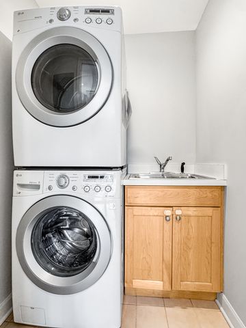 415 E North Water Street 2204, Chicago, IL 60611