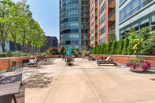 415 E North Water Street 2204, Chicago, IL 60611