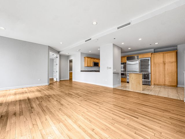 415 E North Water Street 2204, Chicago, IL 60611