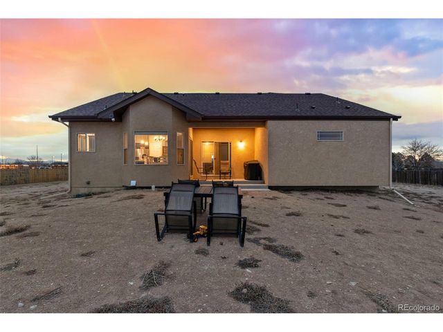 422 S Gilia Dr, Pueblo, CO 81007