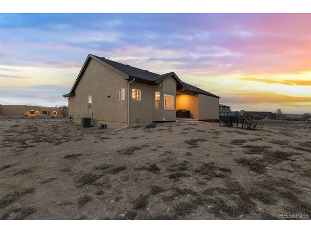 422 S Gilia Dr, Pueblo, CO 81007