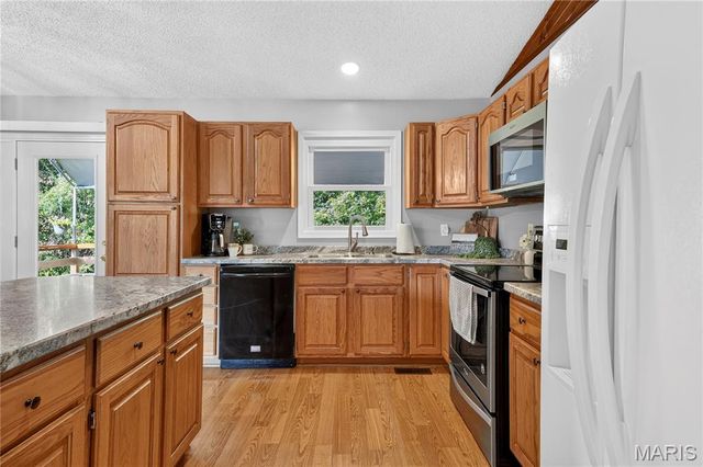 519 Grandview Road, St Clair, MO 63077