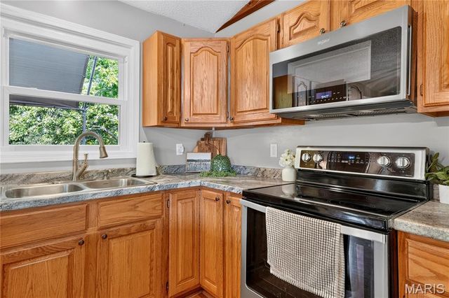 519 Grandview Road, St Clair, MO 63077