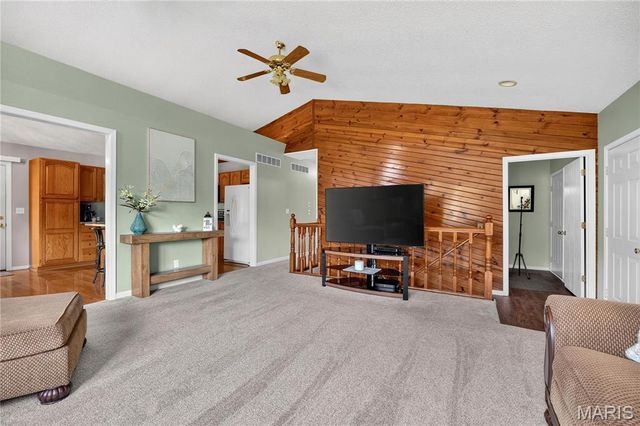 519 Grandview Road, St Clair, MO 63077