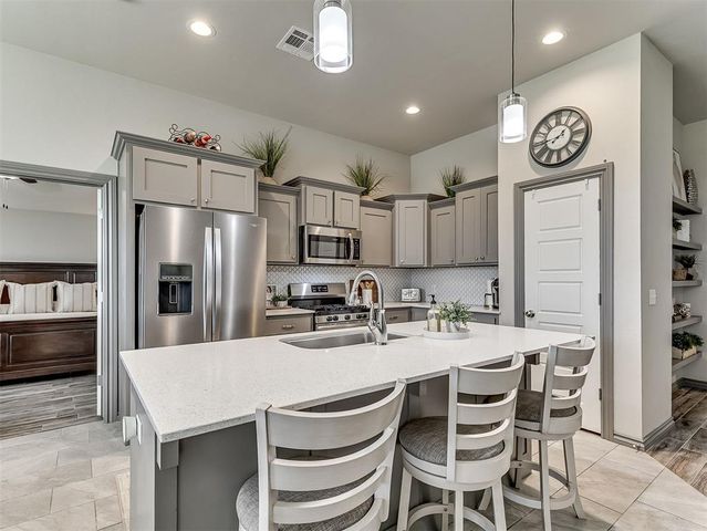 16028 Mendoza Drive, Edmond, OK 73013