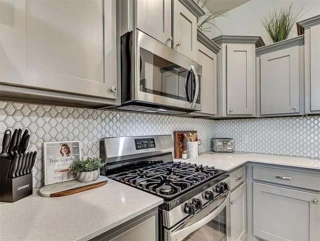 16028 Mendoza Drive, Edmond, OK 73013