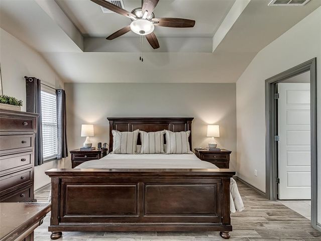 16028 Mendoza Drive, Edmond, OK 73013