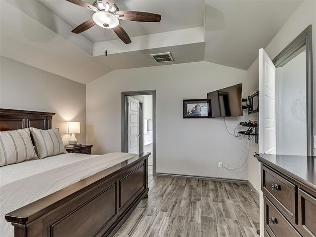 16028 Mendoza Drive, Edmond, OK 73013