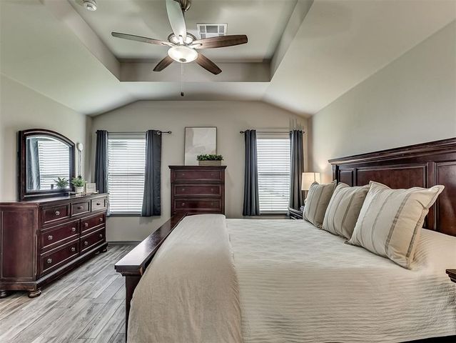 16028 Mendoza Drive, Edmond, OK 73013