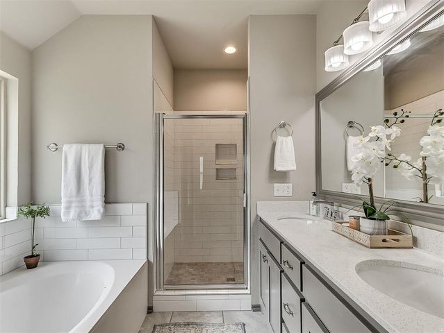 16028 Mendoza Drive, Edmond, OK 73013