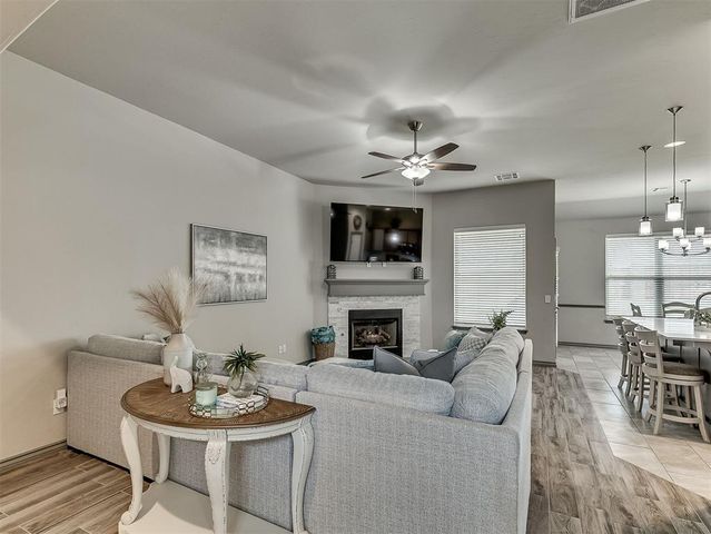 16028 Mendoza Drive, Edmond, OK 73013