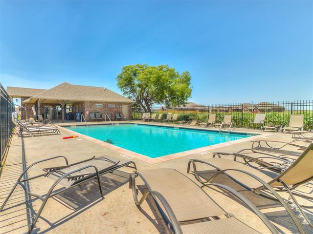 16028 Mendoza Drive, Edmond, OK 73013