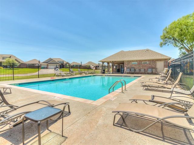 16028 Mendoza Drive, Edmond, OK 73013