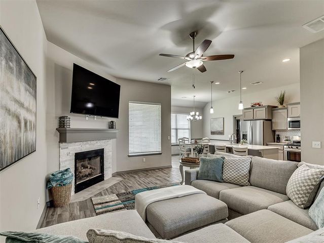 16028 Mendoza Drive, Edmond, OK 73013