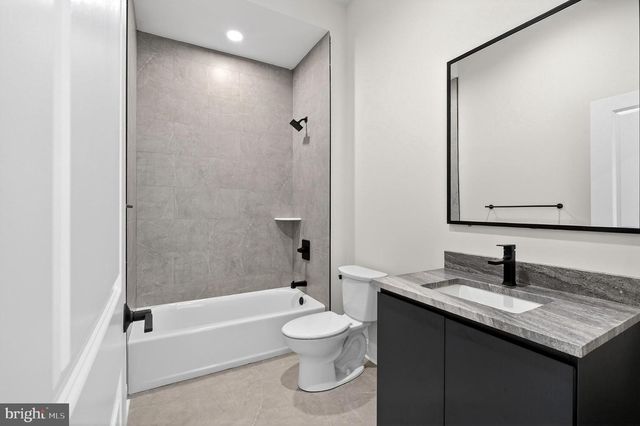 2713 LORRAINE CT, Philadelphia, PA 19131