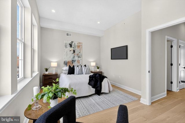 2713 LORRAINE CT, Philadelphia, PA 19131