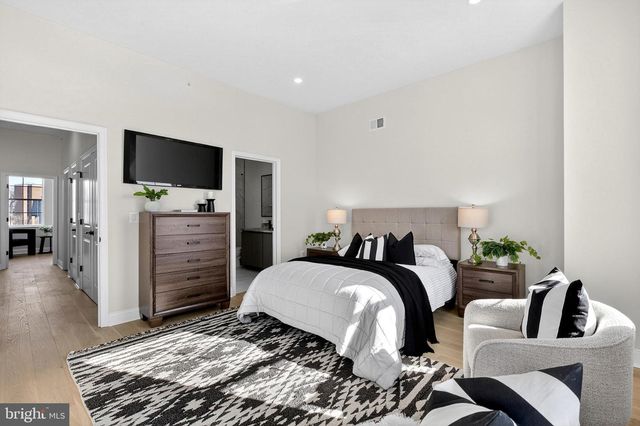 2713 LORRAINE CT, Philadelphia, PA 19131