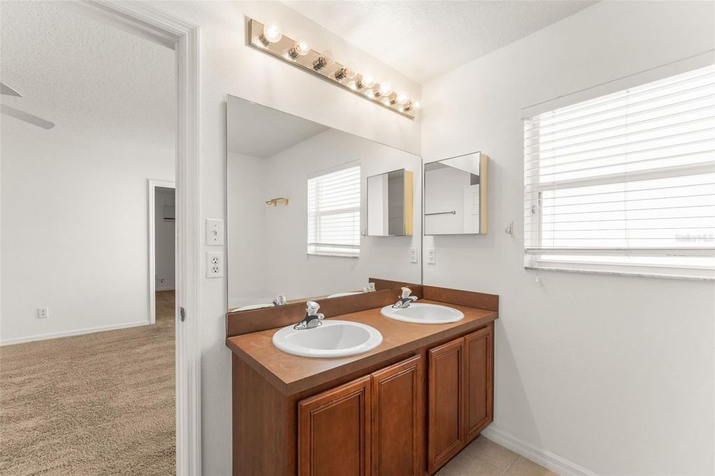 Image 13 of property listing at 15431 PERDIDO DRIVE, Orlando, FL 32828