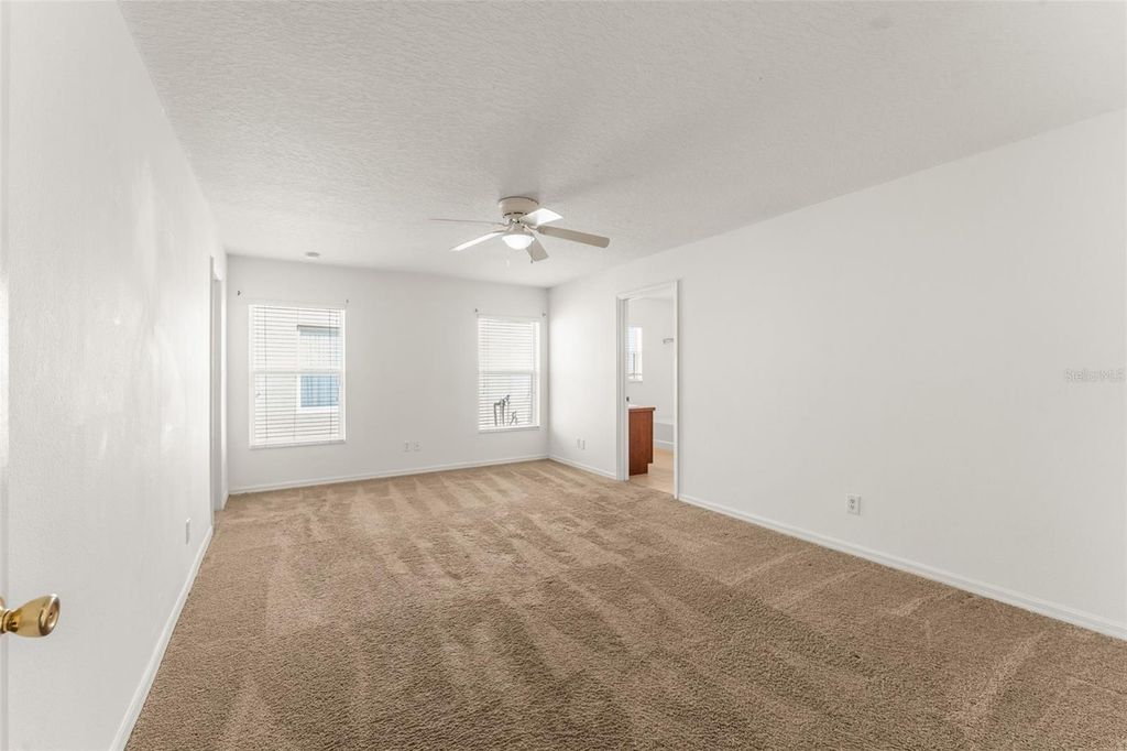 Image 9 of property listing at 15431 PERDIDO DRIVE, Orlando, FL 32828