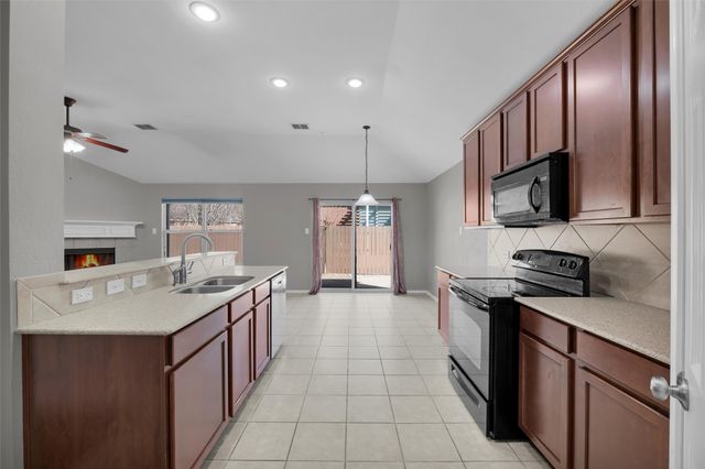 440 Lead Creek Drive, Fort Worth, TX 76131