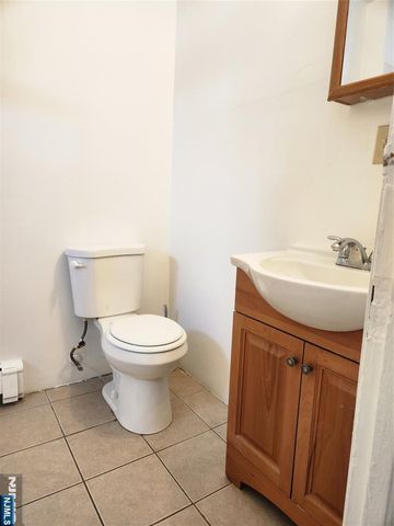 99 Schuyler Avenue 97, Newark, NJ 07112