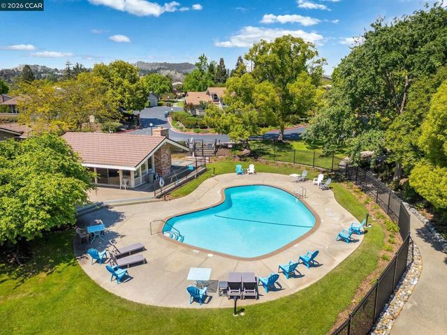 87 Rolling Green Cir, Pleasant Hill, CA 94523