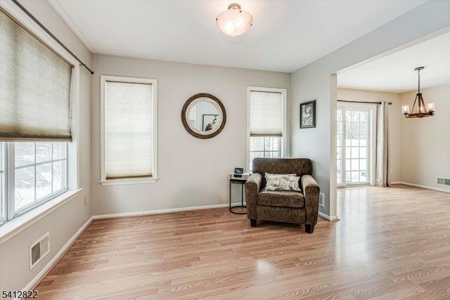 1 Weatherhill Rd, Hamburg Boro, NJ 07419