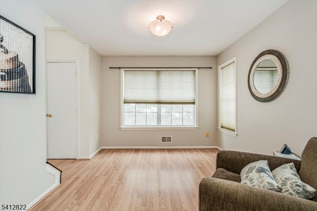 1 Weatherhill Rd, Hamburg Boro, NJ 07419