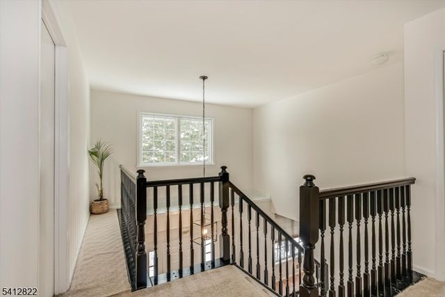 1 Weatherhill Rd, Hamburg Boro, NJ 07419