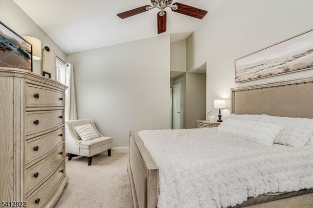 1 Weatherhill Rd, Hamburg Boro, NJ 07419