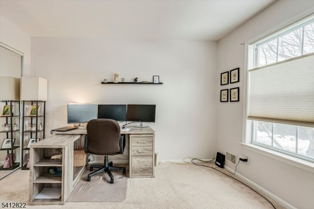 1 Weatherhill Rd, Hamburg Boro, NJ 07419