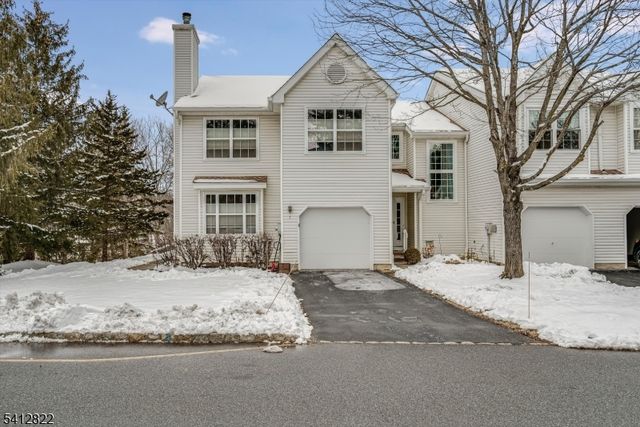 1 Weatherhill Rd, Hamburg Boro, NJ 07419