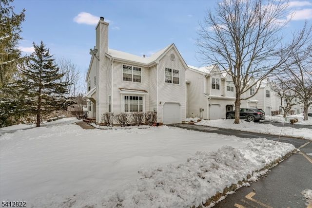 1 Weatherhill Rd, Hamburg Boro, NJ 07419