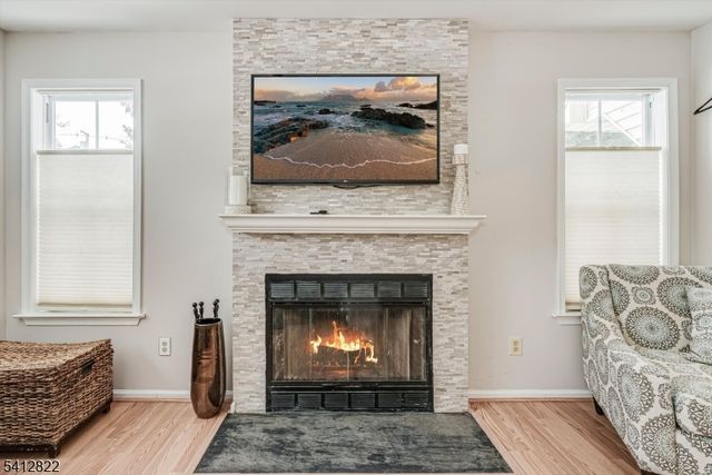 1 Weatherhill Rd, Hamburg Boro, NJ 07419