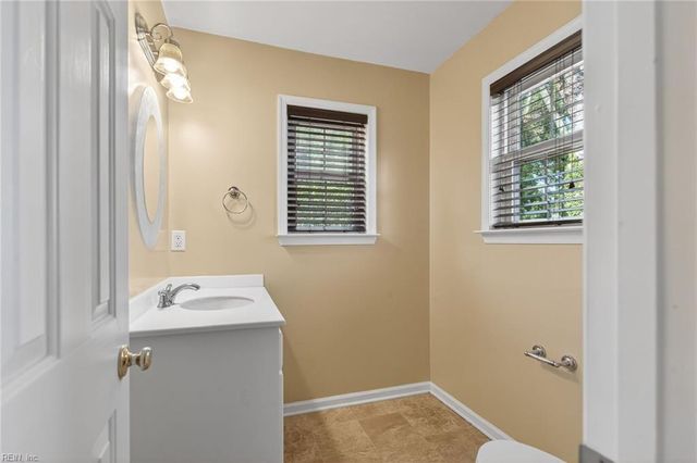 216 Lincoln ST, Hampton, VA 23669