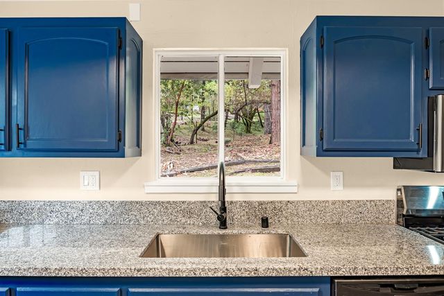 14955 Raven Rd, Pioneer, CA 95666