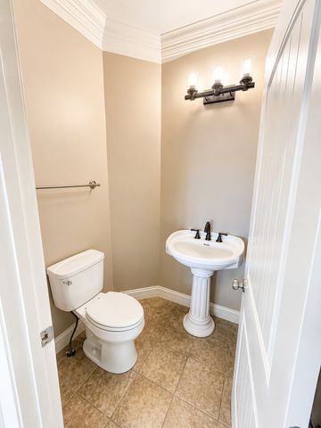 23 Skidmore Ln, Winchester, TN 37398
