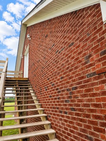 23 Skidmore Ln, Winchester, TN 37398