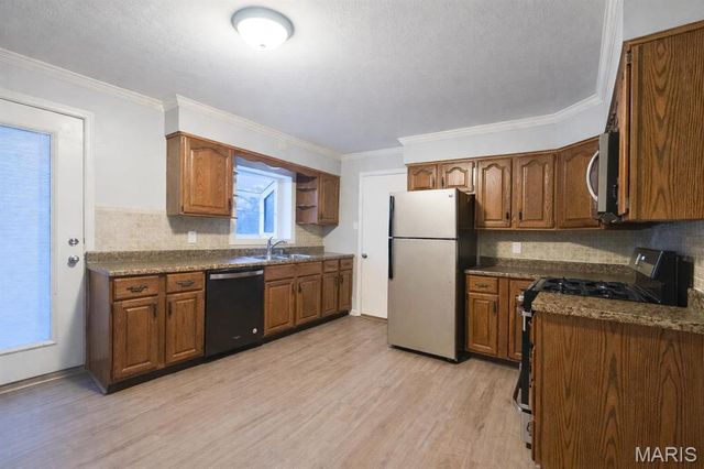 424 Oliver Lee Drive, Belleville, IL 62223