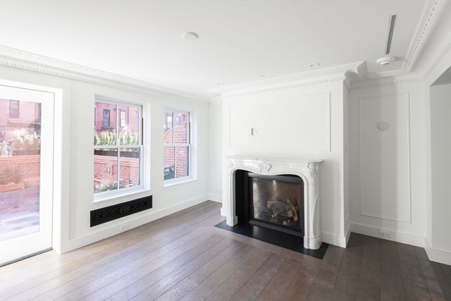 260-262 Commonwealth Avenue 1B, Boston, MA 02116