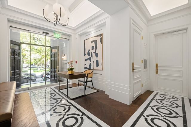 260-262 Commonwealth Avenue 1B, Boston, MA 02116