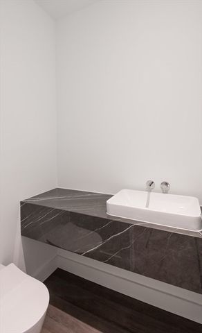 260-262 Commonwealth Avenue 1B, Boston, MA 02116