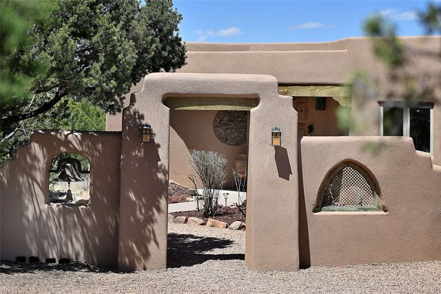 53 Vallecito Rd., Santa Fe, NM 87506