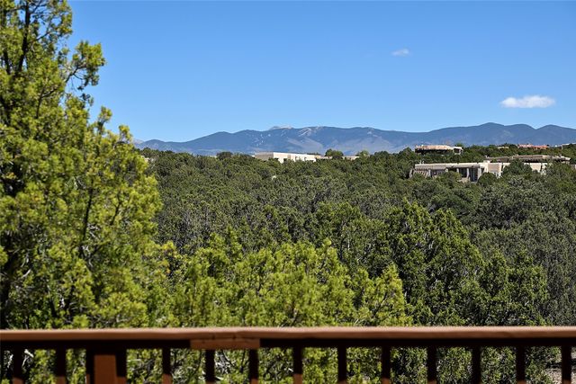 53 Vallecito Rd., Santa Fe, NM 87506