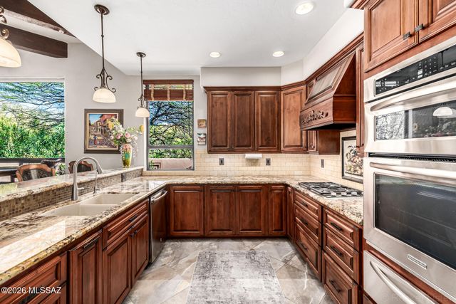 7050 N Via Sierra Del Sol, Tucson, AZ 85718