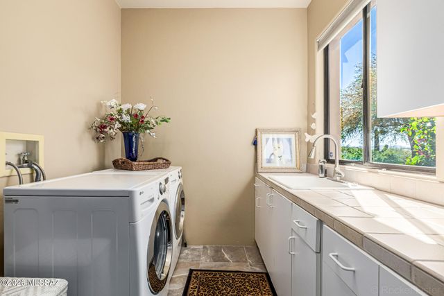 7050 N Via Sierra Del Sol, Tucson, AZ 85718