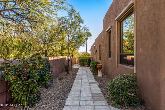 7050 N Via Sierra Del Sol, Tucson, AZ 85718