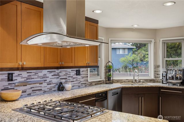 5701 137th Place SE, Bellevue, WA 98006