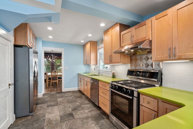 42 Aberdeen St, Newton, MA 02461