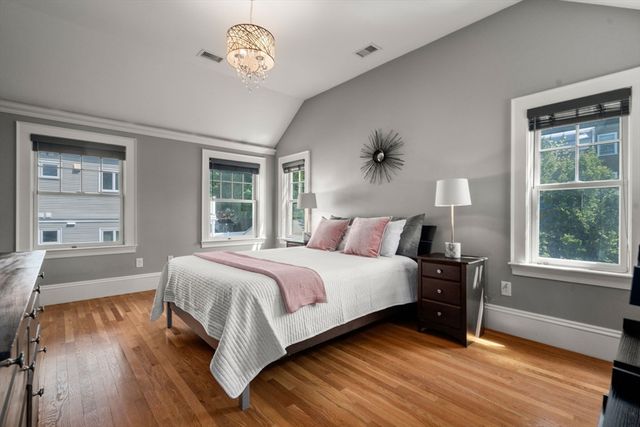 42 Aberdeen St, Newton, MA 02461